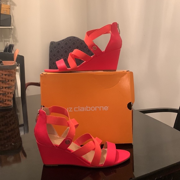 Glinda Pewter JCPennys 9 1/2 Heels - Picture 2 of 3